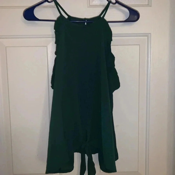 🌟Emerald Blouse 🌟 - Picture 1 of 5